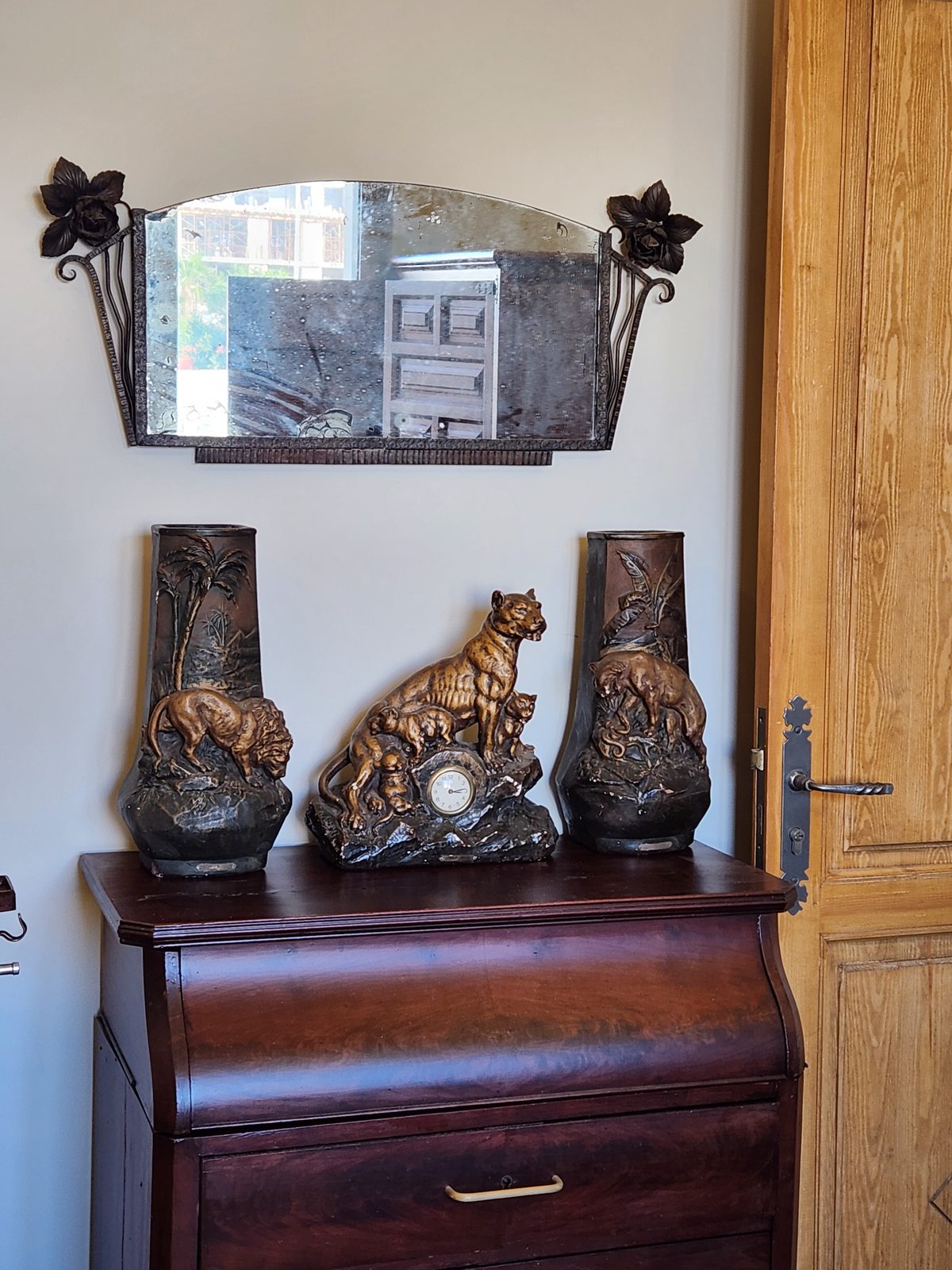 Le bestiaire de régule et la pendule aux lionnes